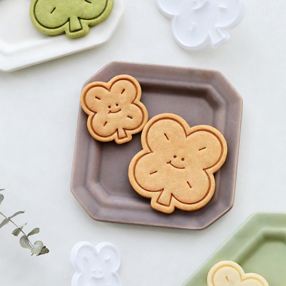 Lucky Four-Leaf Clover Cookie  - Kitchen Baking Cookies recension och pris