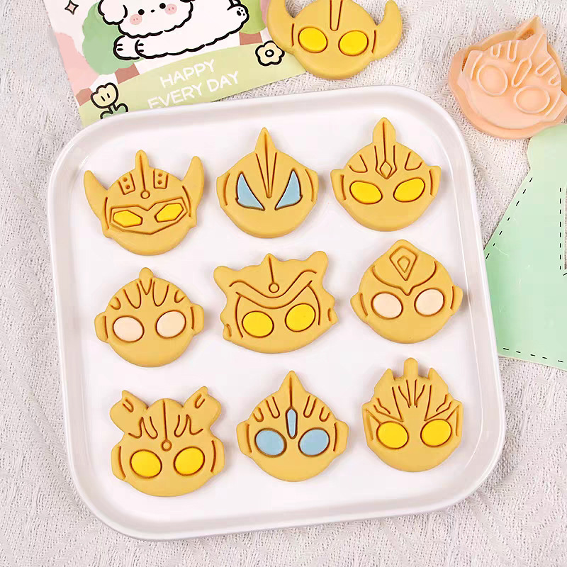 Hot Anime Ultramans Series Coo - Kitchen With Baking Area recension och pris