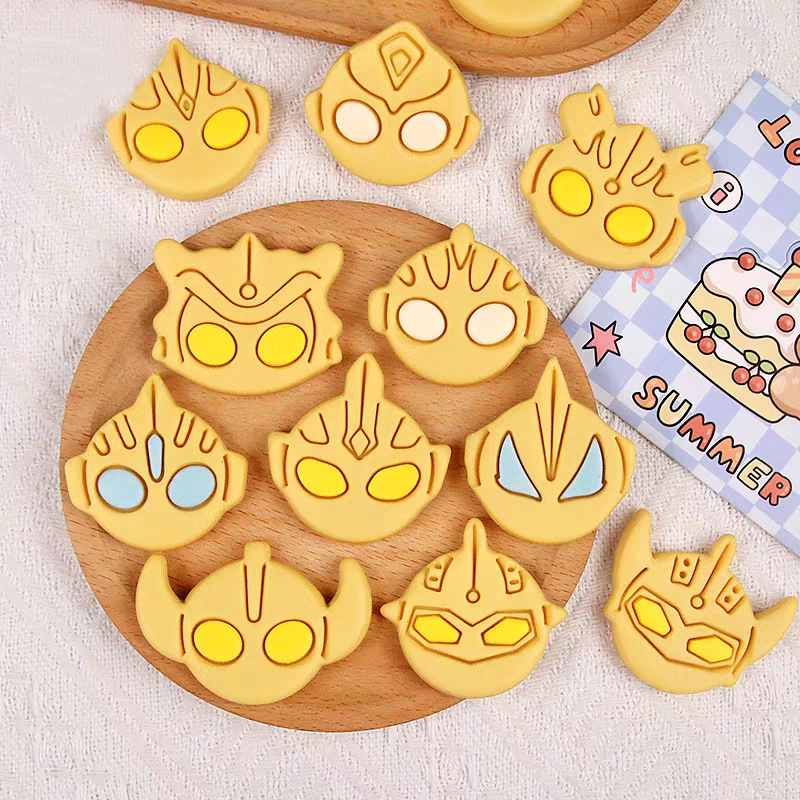Hot Anime Ultramans Series Coo - Kitchen With Baking Area recension och pris