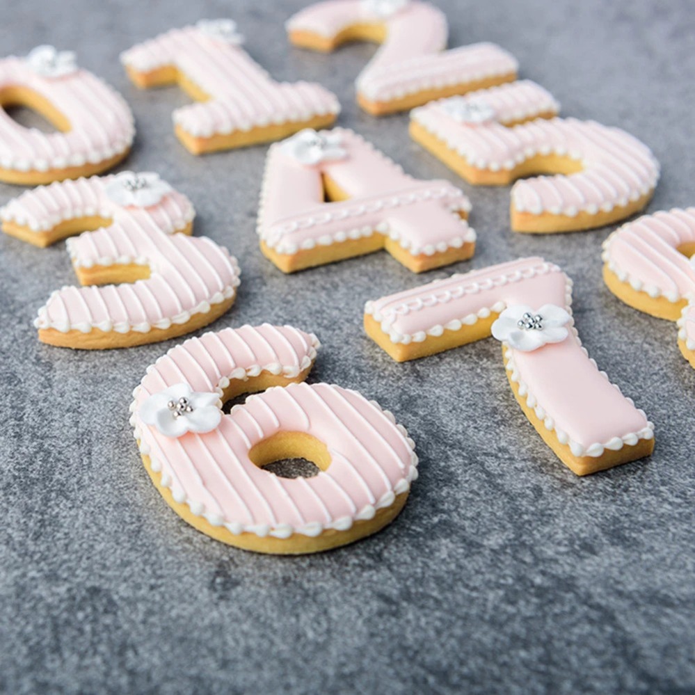 Large Numbers Cookie Cutters B - Kitchen Baking Cookies recension och pris